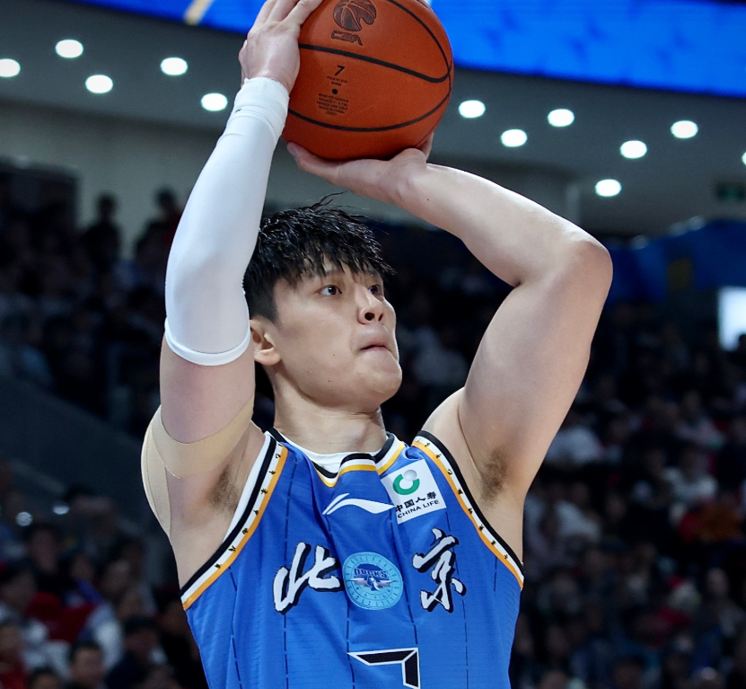老鹰逆转篮网！老鹰8号秀9分6失误，约翰逊17+7立功，杰弗森8中1