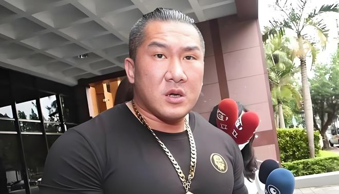 明日之星揭幕战中国U18男篮B队不敌西班牙劲旅，姚明携老友斯科拉现场观战
