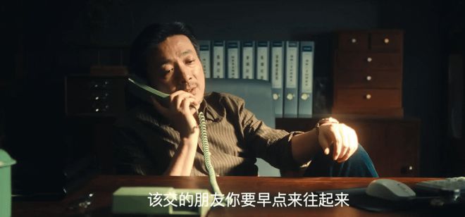 其余厂商都很惨!中国智能手机最新出货量:华为、苹果稳居前二 总占比超40%