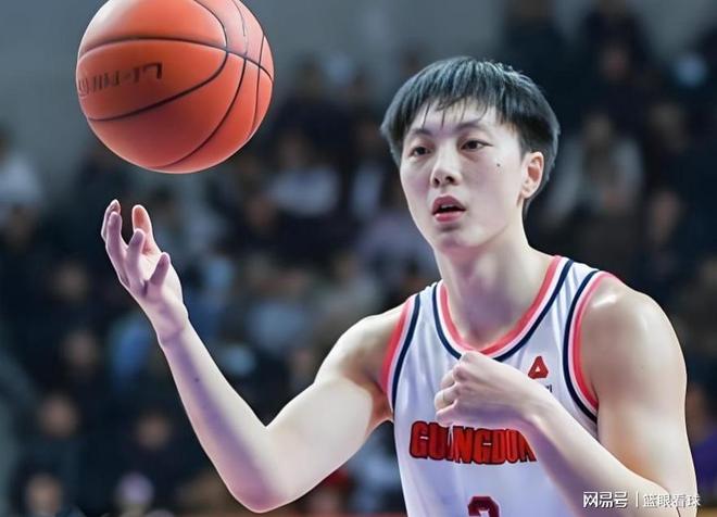 西蒙斯看好勇士得到詹姆斯