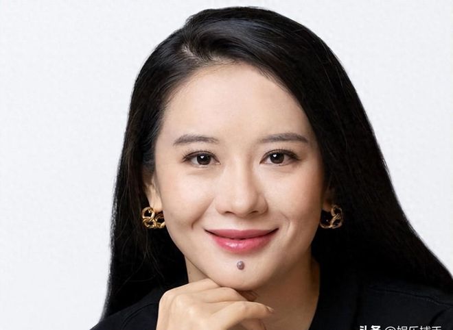 为什么人人都在喷星巴克这位准备考公的姑娘？原来是激起了民愤啊