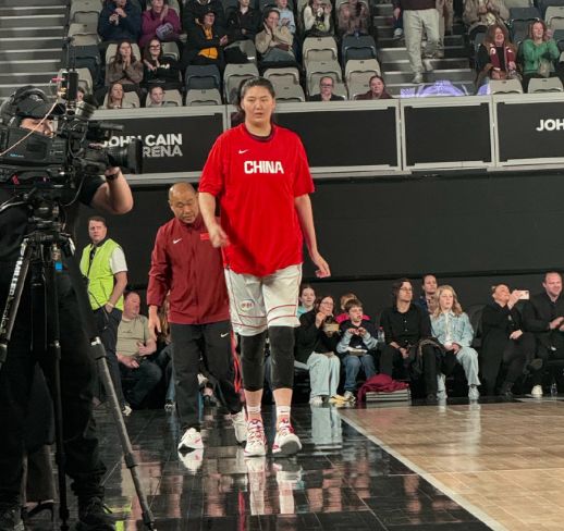 交易驳回！伦纳德被查！NBA史诗级六方11人交易达成，库里招募詹姆斯