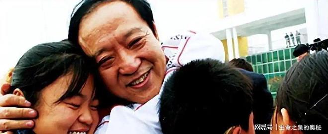太丝滑!上海男篮外援弗格活动现场一套“中文”连招引爆全场