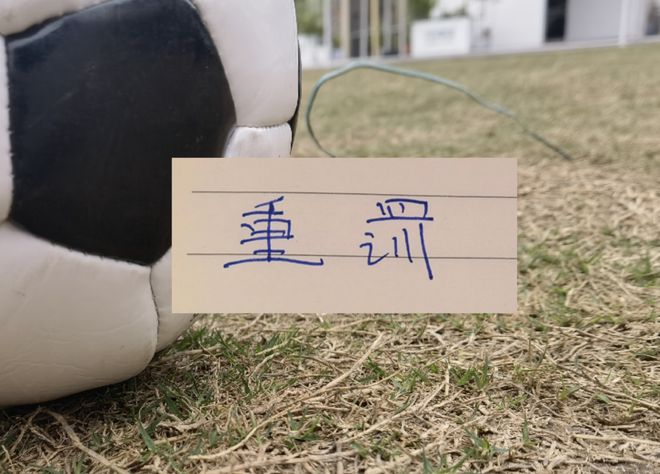 安娃横扫赫卡夺冠成05后第一人，孙心然速败丢冠仍成青少年球后